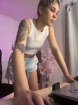 Charlee pink online show from 11-07-25, 08:46