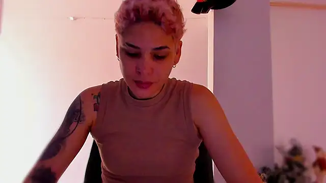 Charlee pink online show from 12-21-25, 07:48