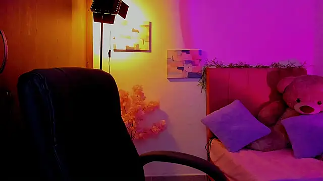 Charlee pink online show from 03-27-26, 10:00