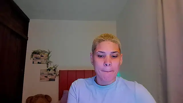 Charlee pink online show from 01-14-26, 10:24