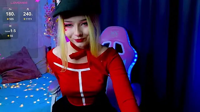 ElswythCovil online show from 02-14-25, 04:15