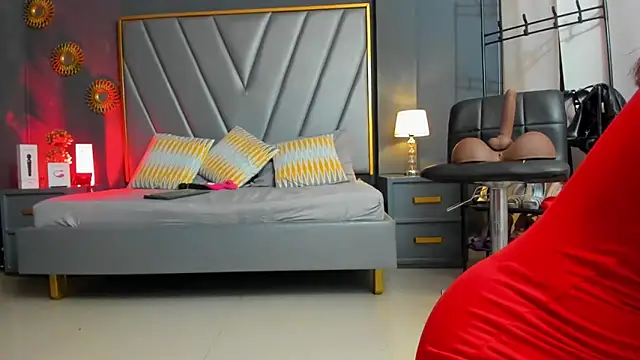 Laurenwells  online show from 03-21-25, 10:39