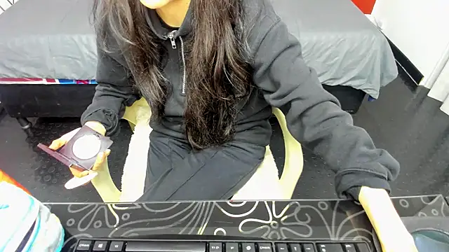 Abrillee1 online show from 02-10-25, 07:38