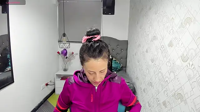 Abrillee1 online show from 03-21-25, 11:44