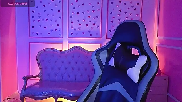 ailen t online show from 10-10-25, 02:45