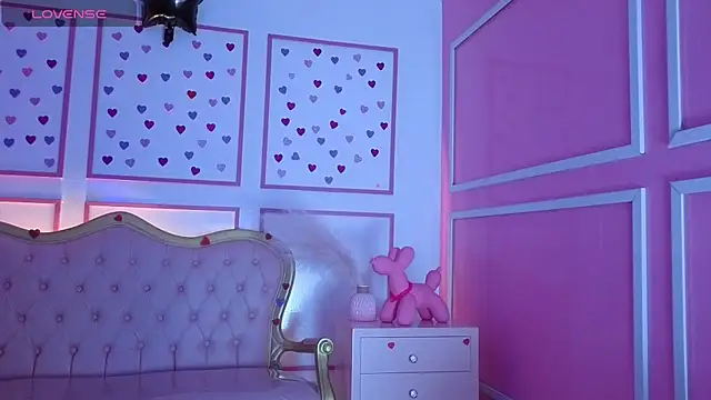 ailen t online show from 11-06-25, 08:18