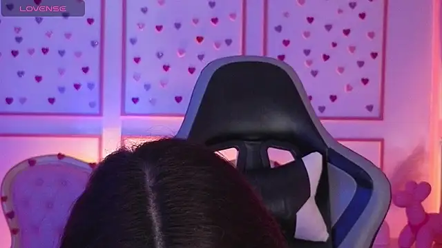 ailen t online show from 10-09-25, 02:34