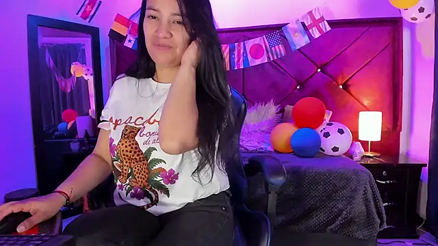Julietacollins06 online show from 07-17-26, 04:15
