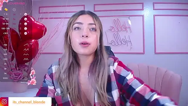 Snapshot of channel_blonde_a chatting on 02-12-25, 07:35 channel blonde a online show from 02-12-25, 07:35