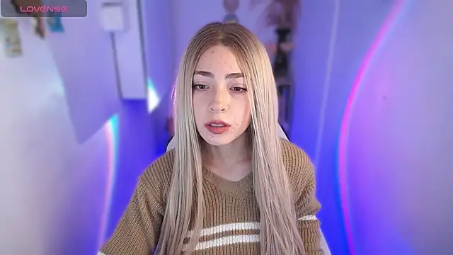 Snapshot of channel_blonde_a chatting on 10-02-25, 05:05 channel blonde a online show from 10-02-25, 05:05