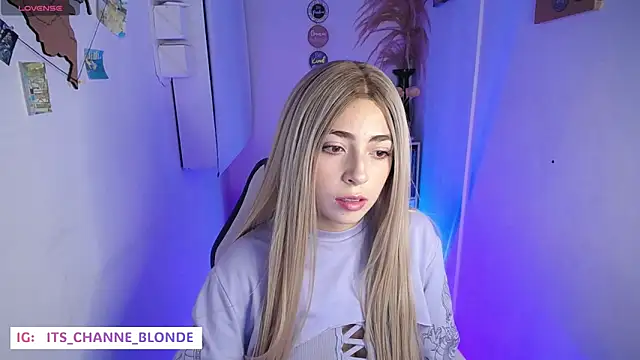 Snapshot of channel_blonde_a chatting on 10-21-25, 09:36 channel blonde a online show from 10-21-25, 09:36