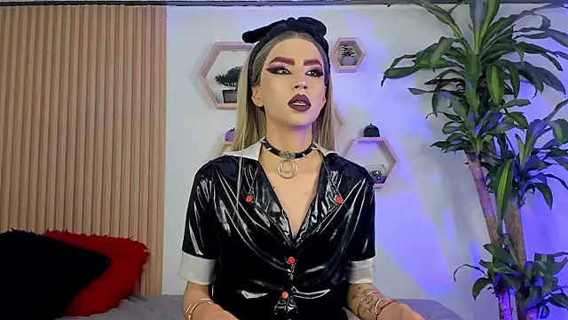 BrianaSchafer online show from 10-21-25, 05:23