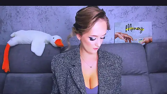 Snapshot of DreameSoul chatting on 02-08-25, 09:03 DreameSoul online show from 02-08-25, 09:03