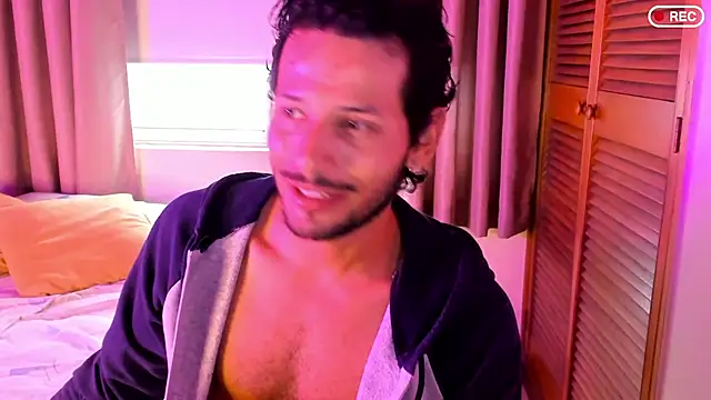 Nicholasrodrii online show from 12-22-25, 10:21