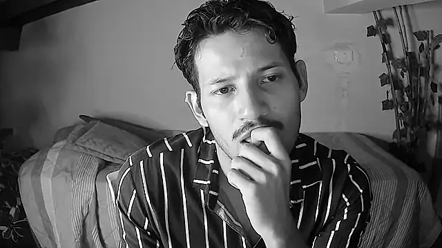 Nicholasrodrii online show from 06-20-26, 12:15