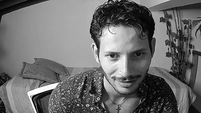 Nicholasrodrii online show from 06-24-26, 10:40