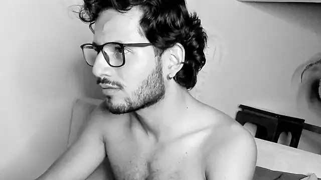 Snapshot of Nicholasrodrii chatting on 02-22-25, 02:39 Nicholasrodrii online show from 02-22-25, 02:39
