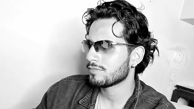 Snapshot of Nicholasrodrii chatting on 02-23-25, 10:31 Nicholasrodrii online show from 02-23-25, 10:31