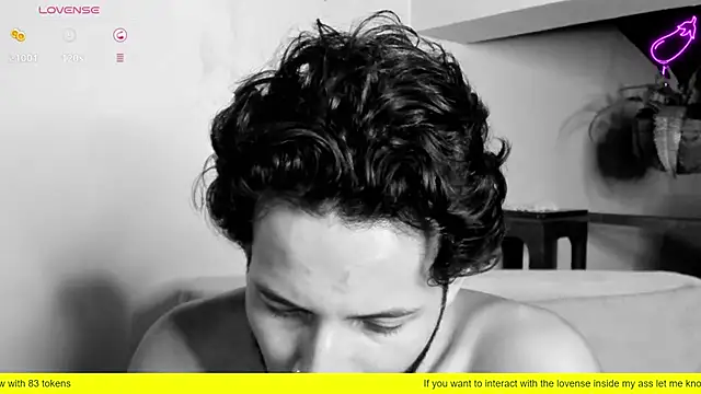 Snapshot of Nicholasrodrii chatting on 02-14-25, 04:26 Nicholasrodrii online show from 02-14-25, 04:26