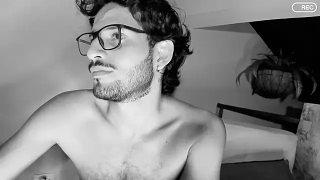 Snapshot of Nicholasrodrii chatting on 03-21-25, 05:00 Nicholasrodrii online show from 03-21-25, 05:00