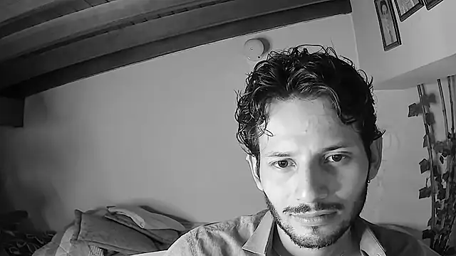 Nicholasrodrii online show from 06-15-26, 09:47