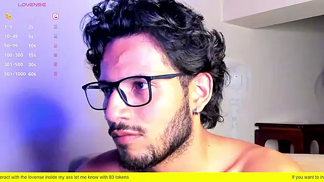 Snapshot of Nicholasrodrii chatting on 02-17-25, 01:36 Nicholasrodrii online show from 02-17-25, 01:36