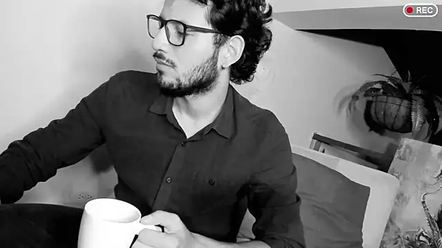 Snapshot of Nicholasrodrii chatting on 03-17-25, 11:02 Nicholasrodrii online show from 03-17-25, 11:02