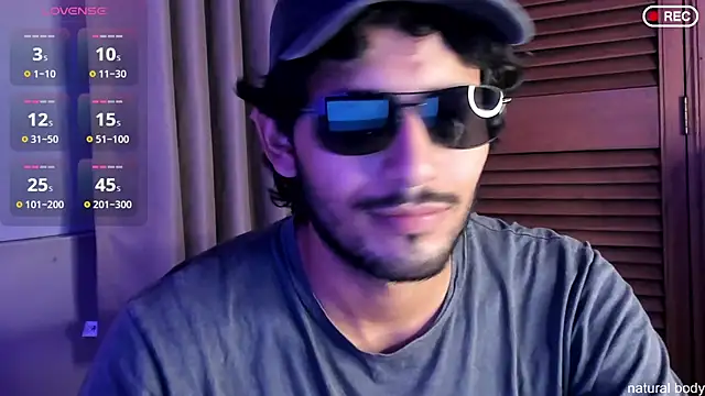 Snapshot of Nicholasrodrii chatting on 10-23-25, 10:52 Nicholasrodrii online show from 10-23-25, 10:52