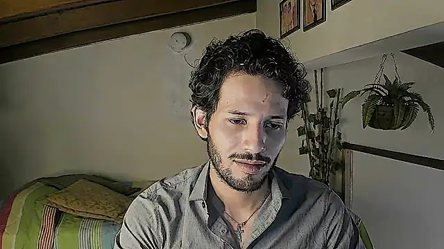 Nicholasrodrii online show from 06-11-26, 08:50