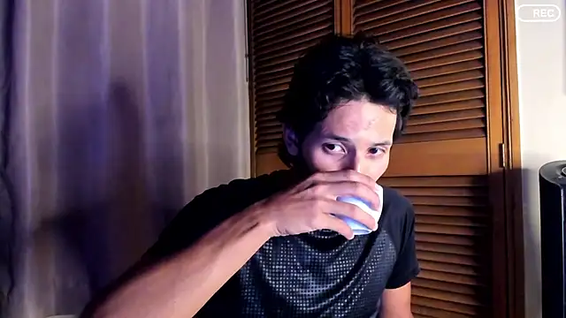Snapshot of Nicholasrodrii chatting on 09-10-25, 12:53 Nicholasrodrii online show from 09-10-25, 12:53