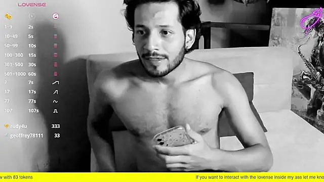 Snapshot of Nicholasrodrii chatting on 02-14-25, 01:23 Nicholasrodrii online show from 02-14-25, 01:23