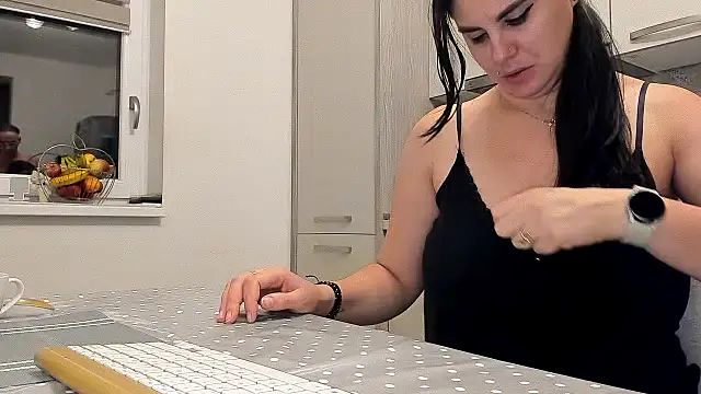 Snapshot of cuplu29 chatting on 10-09-25, 09:15 cuplu29 online show from 10-09-25, 09:15