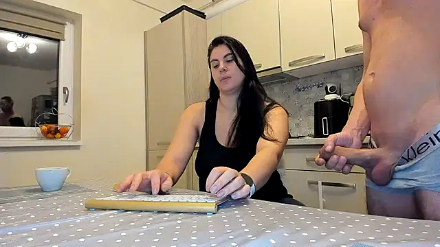 Snapshot of cuplu29 chatting on 11-20-25, 02:45 cuplu29 online show from 11-20-25, 02:45