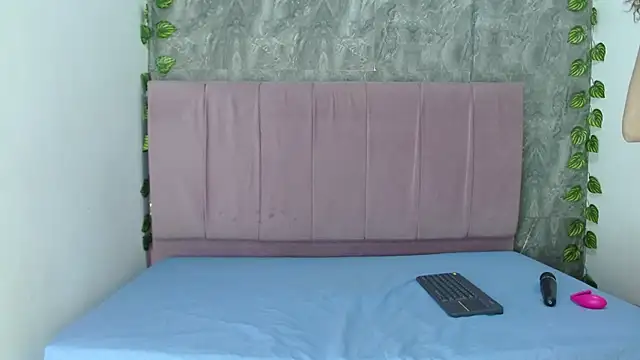 angelinabrookcm101 online show from 04-15-26, 04:29
