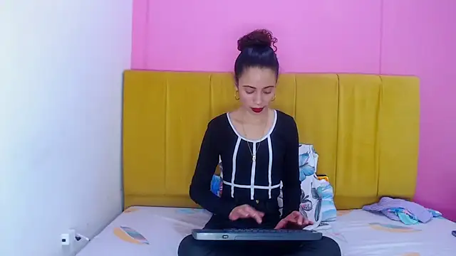 angelinabrookcm101 online show from 12-03-24, 03:15