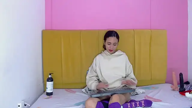 angelinabrookcm101 online show from 12-07-24, 08:27