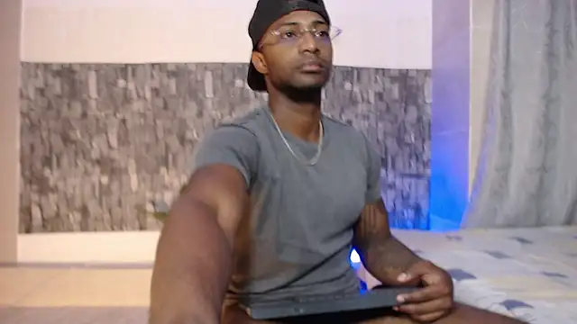 Snapshot of Joseephjackson chatting on 09-18-25, 12:52 Joseephjackson online show from 09-18-25, 12:52