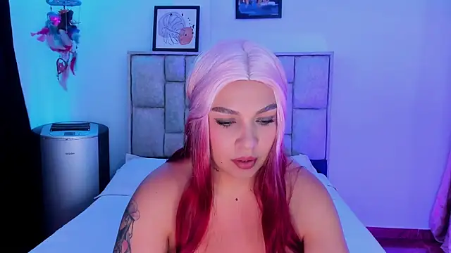 Snapshot of brianaGuzman chatting on 05-27-26, 06:15 brianaGuzman online show from 05-27-26, 06:15