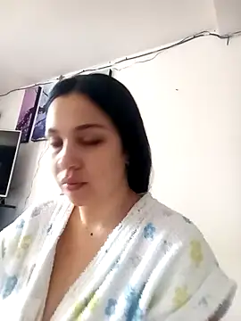 Snapshot of brianaGuzman chatting on 05-10-26, 02:30 brianaGuzman online show from 05-10-26, 02:30