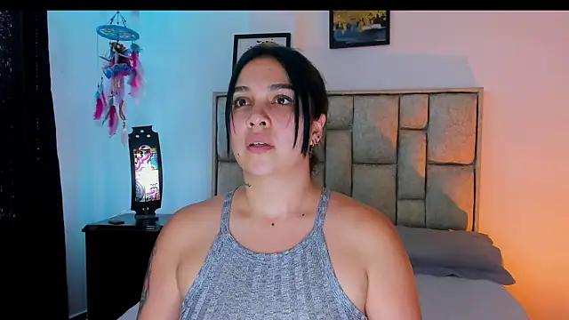 Snapshot of brianaGuzman chatting on 05-16-26, 05:34 brianaGuzman online show from 05-16-26, 05:34