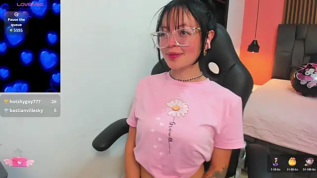 elisa collins online show from 11-30-25, 03:35