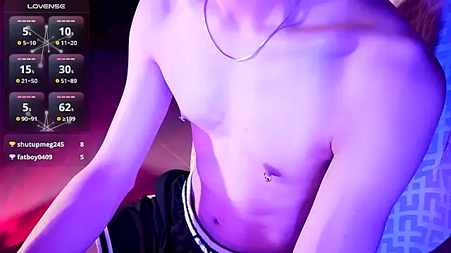 Snapshot of FEIYU001 chatting on 01-06-25, 02:36 FEIYU001 online show from 01-06-25, 02:36