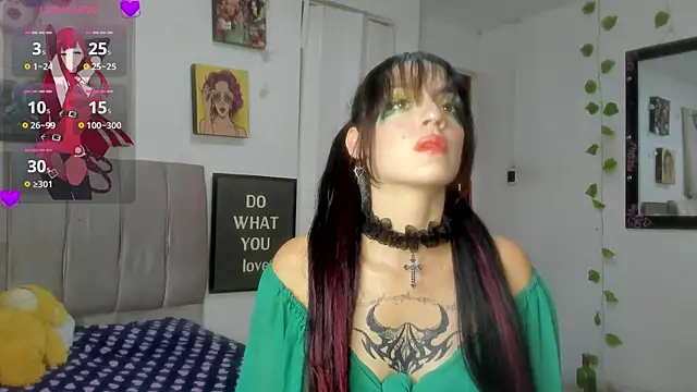 Snapshot of katt__black__ chatting on 07-06-26, 08:33 katt black online show from 07-06-26, 08:33