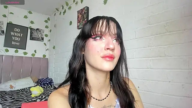 Snapshot of katt__black__ chatting on 05-11-26, 08:28 katt black online show from 05-11-26, 08:28