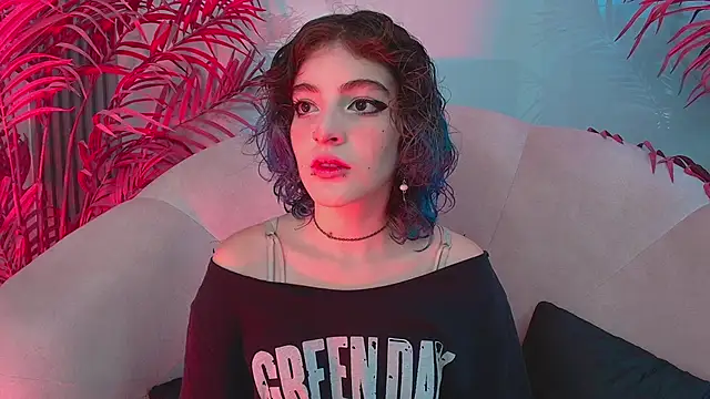 EvaHalsey online show from 11-06-25, 08:02