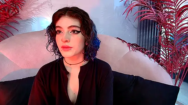 EvaHalsey online show from 10-24-25, 07:35