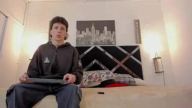 Snapshot of nakedfoam1 chatting on 11-19-25, 04:56 nakedfoam1 online show from 11-19-25, 04:56