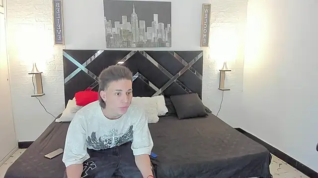 nakedfoam1 online show from 09-22-25, 03:12