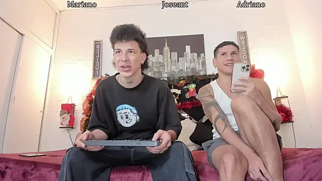 Snapshot of nakedfoam1 chatting on 11-29-25, 04:12 nakedfoam1 online show from 11-29-25, 04:12