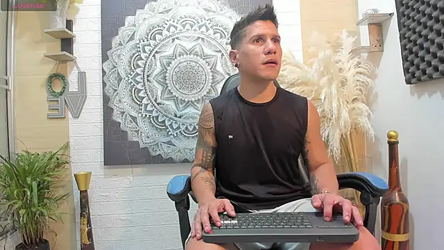 Snapshot of nakedfoam1 chatting on 01-19-26, 03:21 nakedfoam1 online show from 01-19-26, 03:21